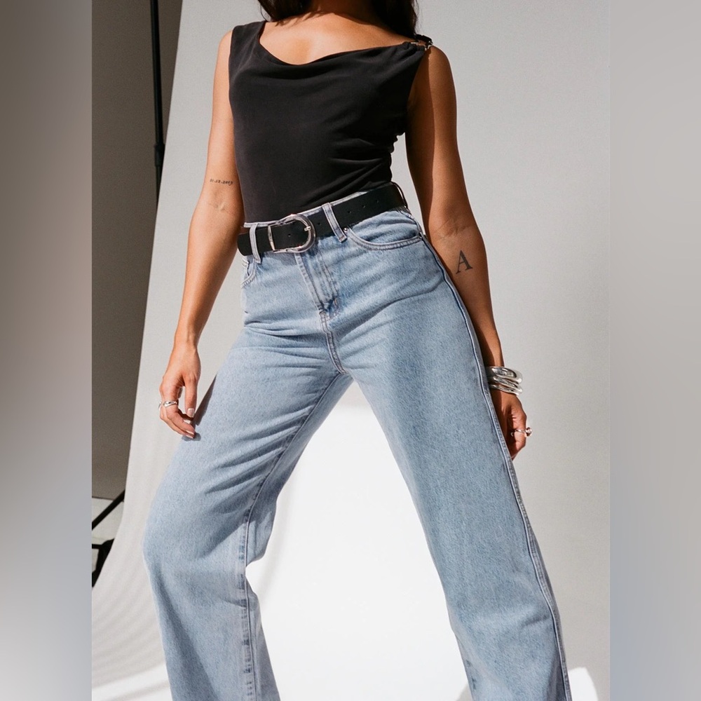 Karlina High Rise Straight Leg Jean Light Wash - Picture 4 of 6